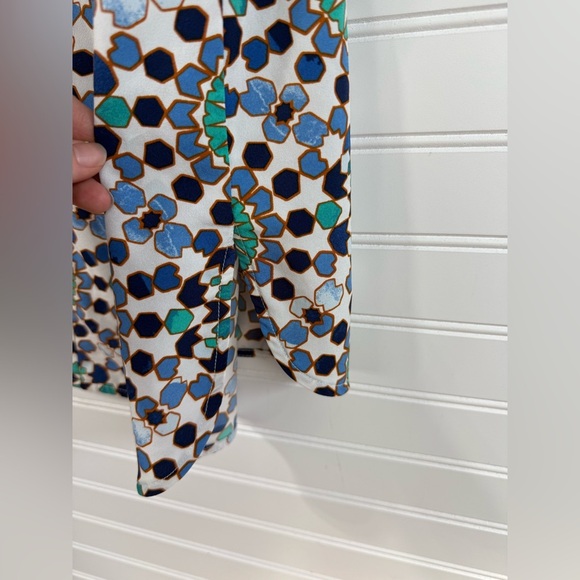 Merona women’s white geo pattern sleeveless sheath tank. Size L. - Picture 4 of 4